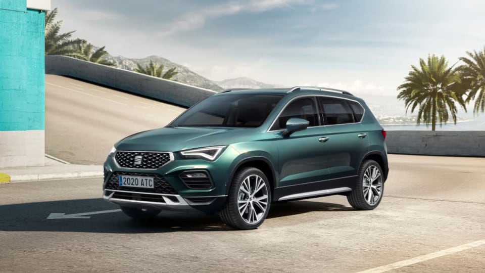Front angled view of Seat Ateca
